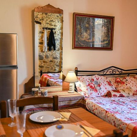 Stone House For Relaxation In Elos กิสเซมอส ภายนอก รูปภาพ