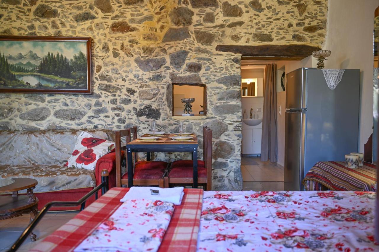 Stone House For Relaxation In Elos กิสเซมอส ภายนอก รูปภาพ